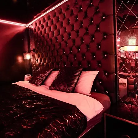 Grey Secret Champagne Apartment Gdansk